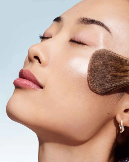 True Highlight™ Weightless Face Glow Illuminator - US 5854