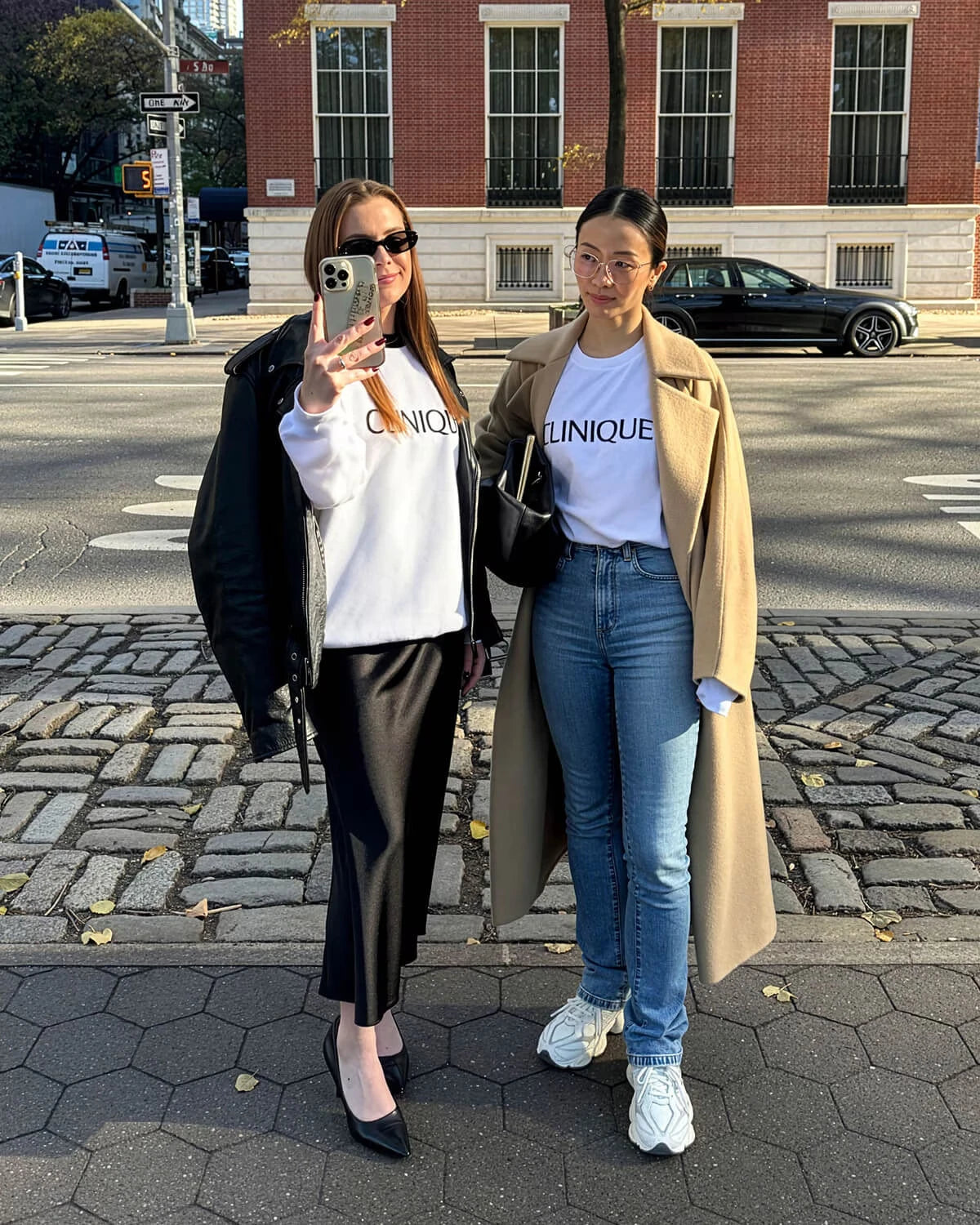 Limited Edition Clinique Sweatshirt in White - US 1852