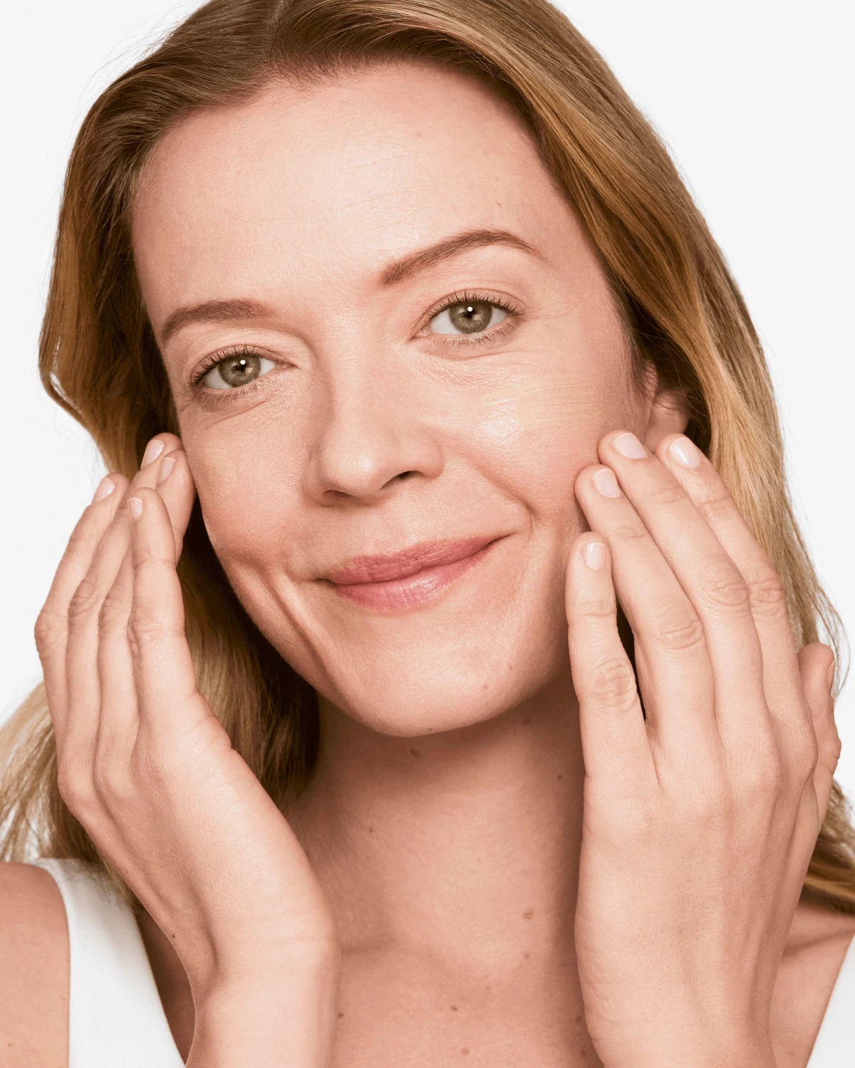 City Block™ Sheer Oil-Free Daily Face Protector Broad Spectrum SPF 25 - US 2592