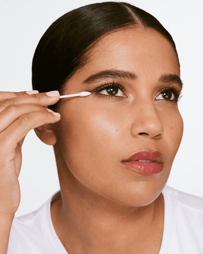 Rinse-Off Eye Makeup Solvent - US 4659